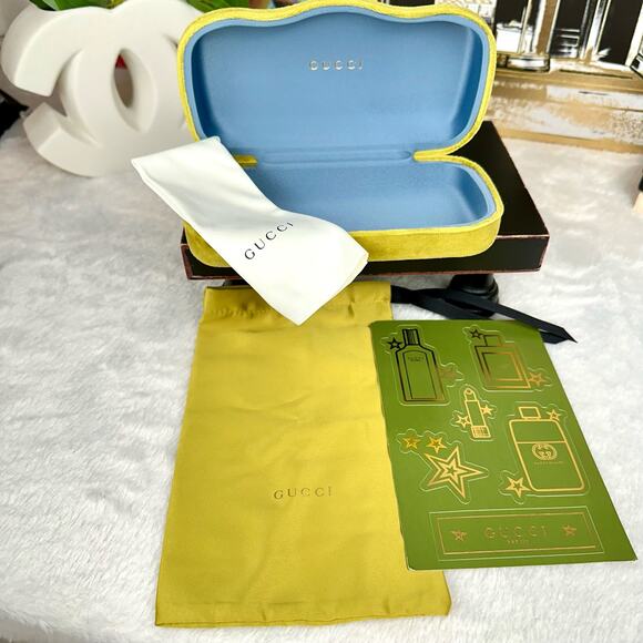 GUCCI sunglass or eyeglass case with cleaning cloth with storage bag GREAT SET - Picture 1 of 8